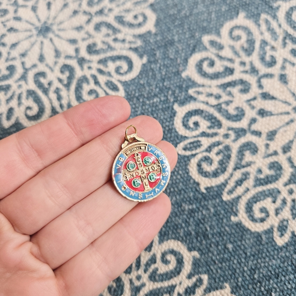 Vintage Gold Blue & Red Creed Saint St Benedict Medal Pendant - Picture 5 of 7